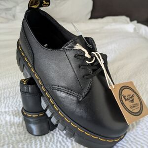 Dr. Martens Black Leather Platform with Yellow Stitching Aldrick 3-Eye-Shoe 7